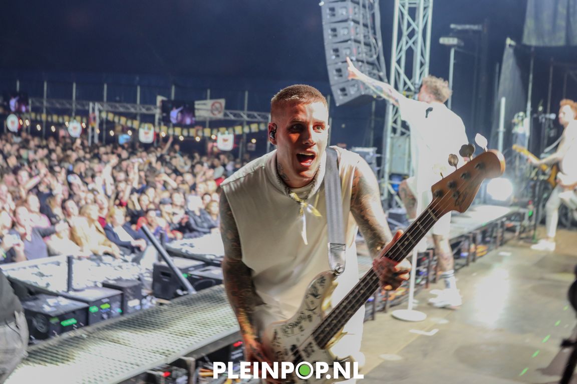 THE DIRTY DADDIES     (21)